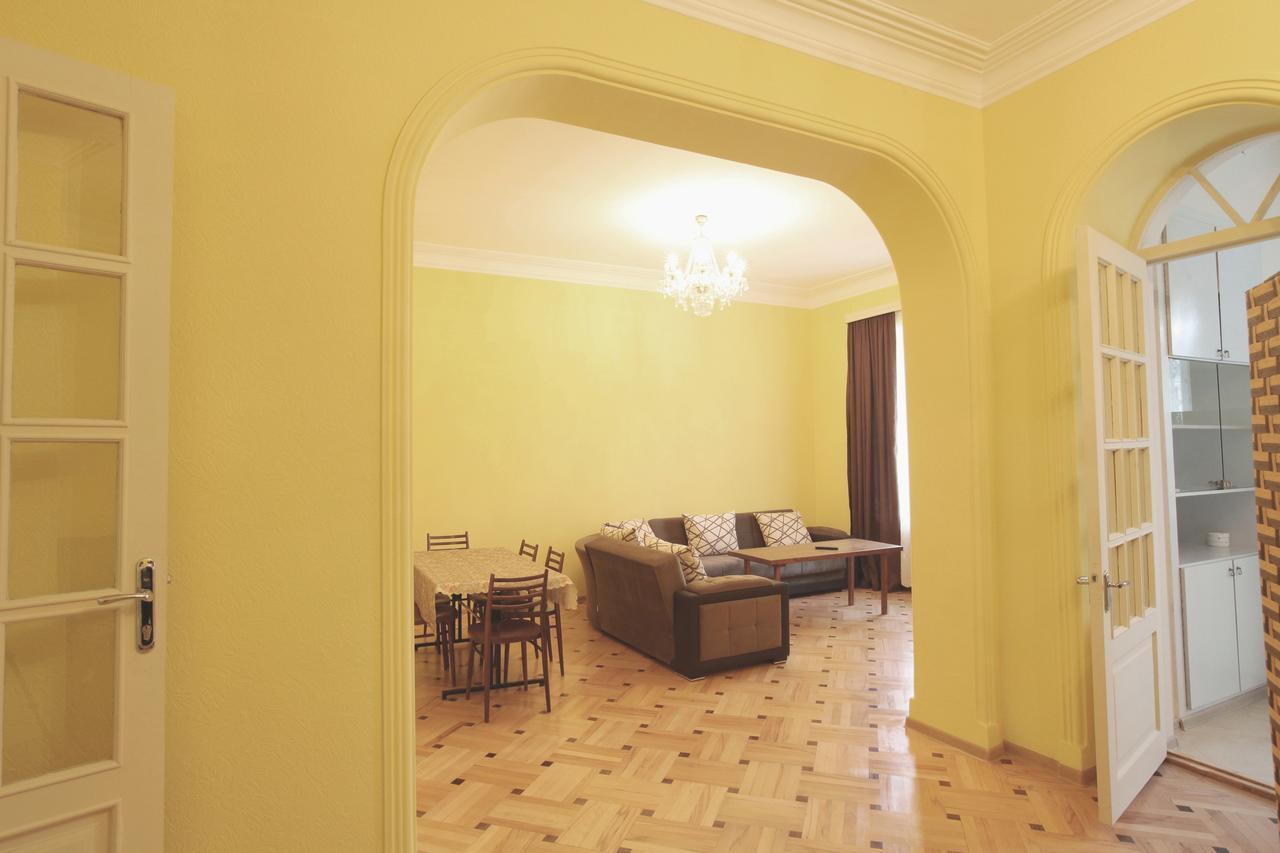 Apartment At Stalin House Tbilisi Exterior photo