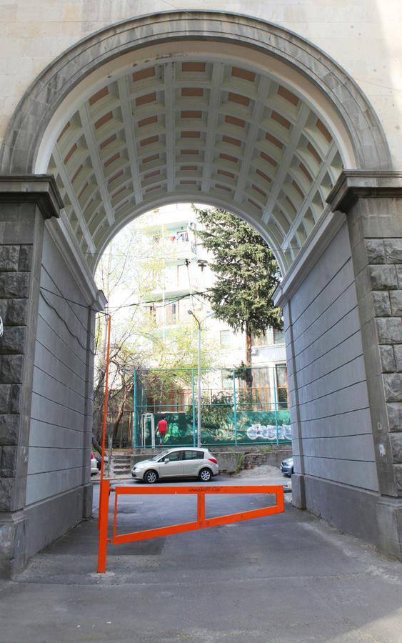 Apartment At Stalin House Tbilisi Exterior photo