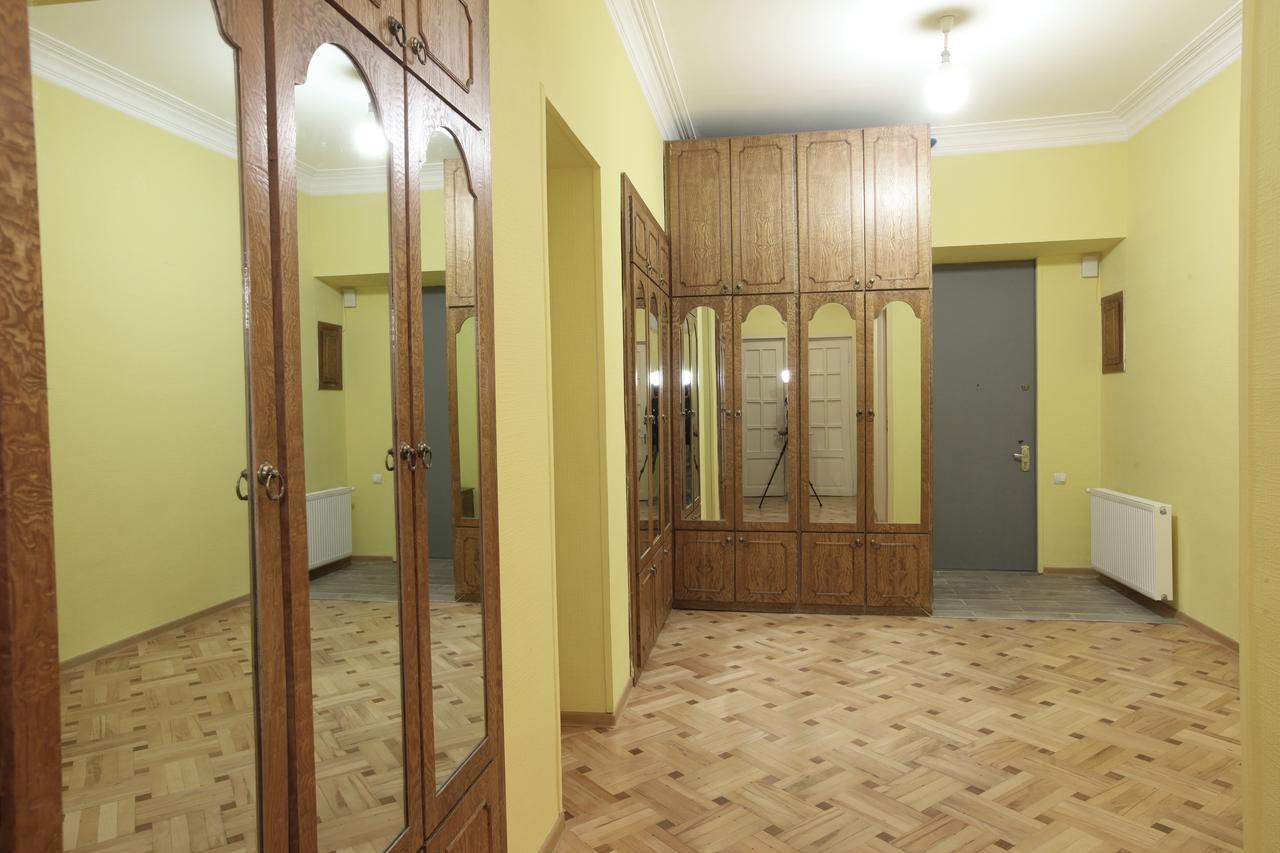 Apartment At Stalin House Tbilisi Exterior photo