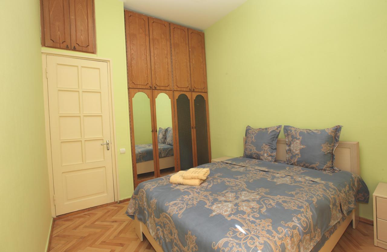 Apartment At Stalin House Tbilisi Exterior photo
