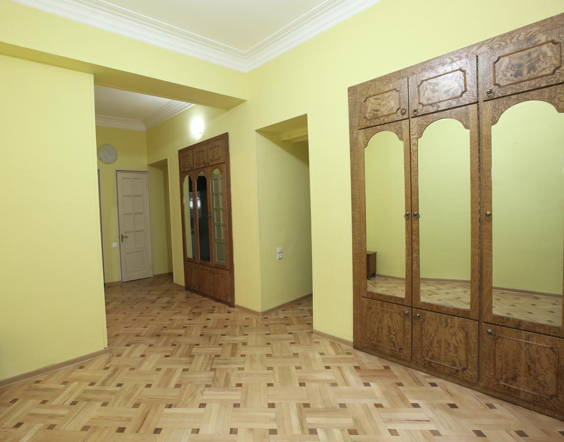 Apartment At Stalin House Tbilisi Exterior photo