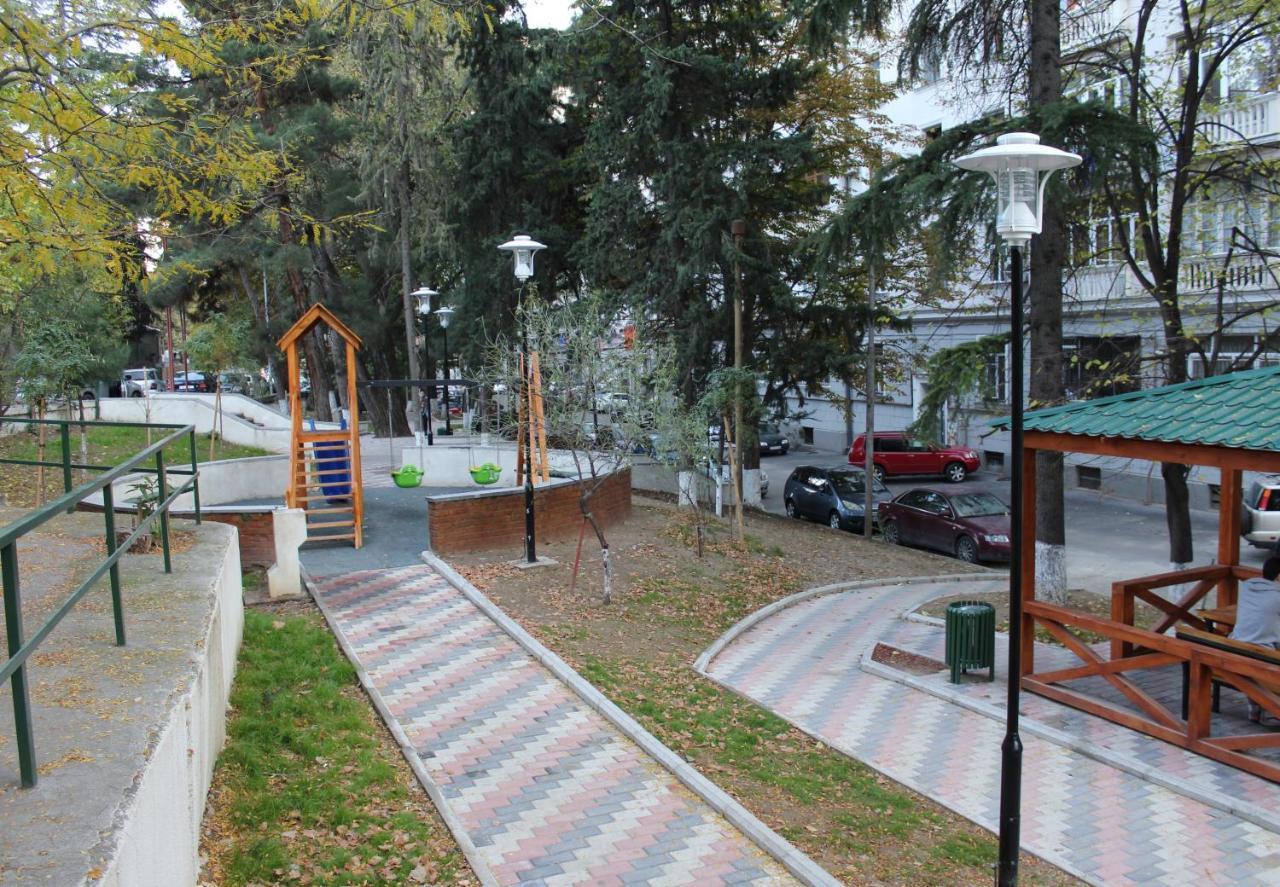 Apartment At Stalin House Tbilisi Exterior photo
