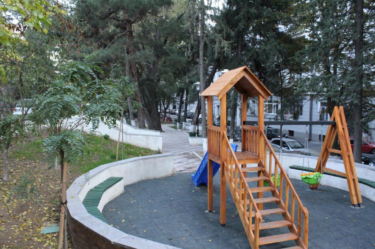 Apartment At Stalin House Tbilisi Exterior photo
